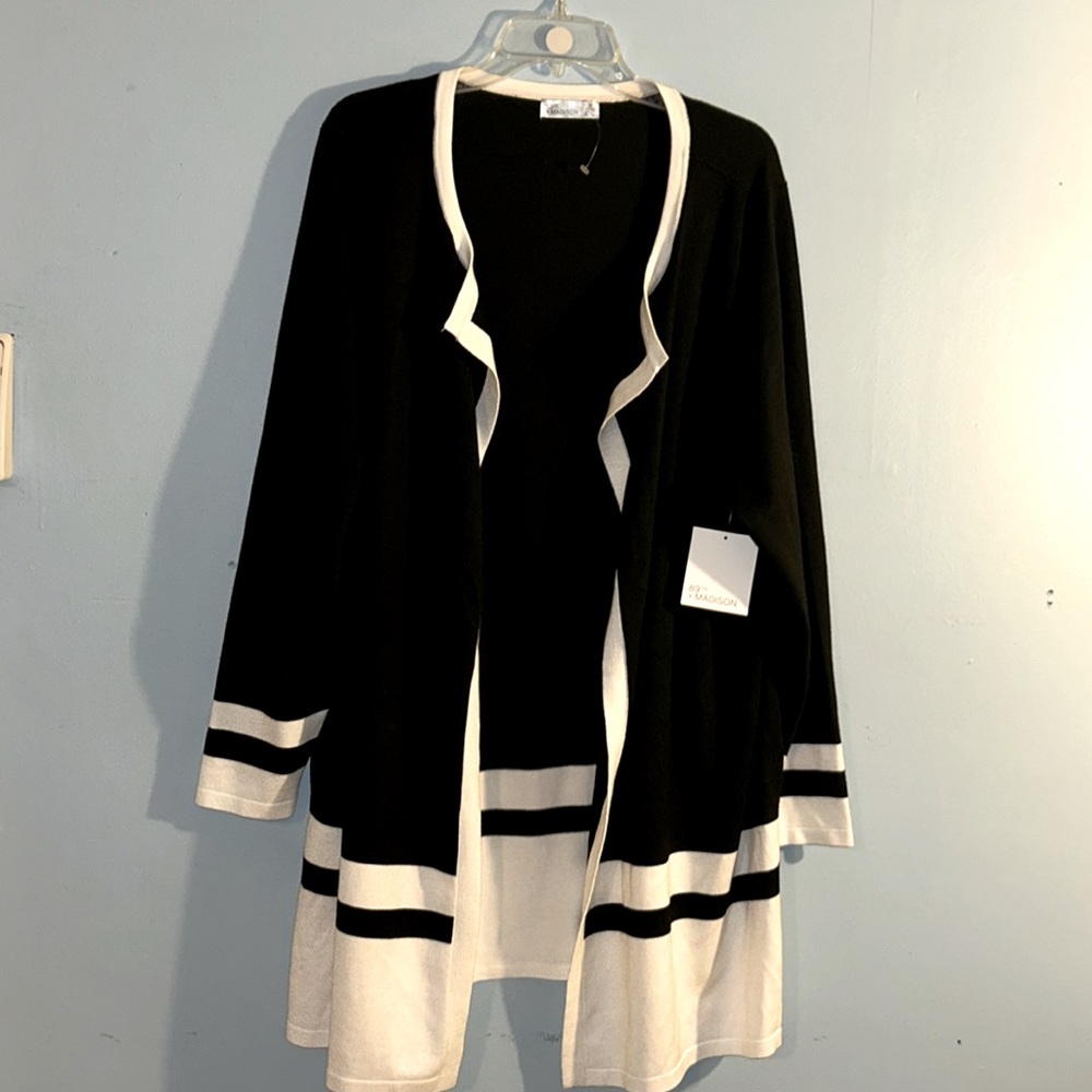 NWT 89th & Madison. Black White color block open cardigan plus size 2x